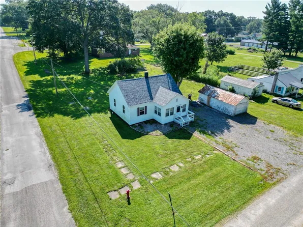 8 Foulk St, Alvin, IL 61811