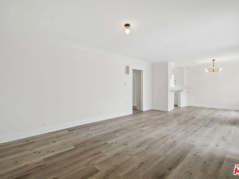 7540 Hampton Ave #206 — Photo 1