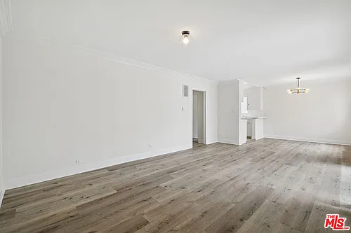 7540 Hampton Ave #206 Photo 1