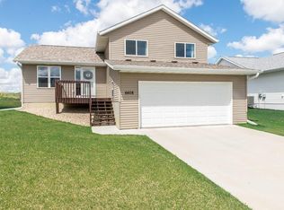 6608 Ohio St SW, Cedar Rapids, IA 52404