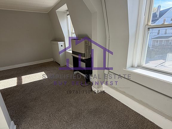 3rd image of 42 College St #8