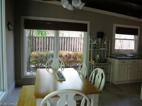 5th image of 583 Driftwood St