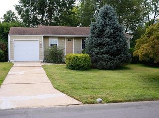 210 Saint Nicholas Ln, Florissant, MO 63031