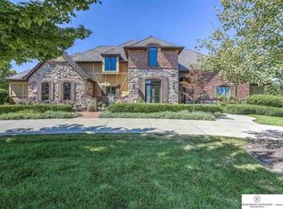 17429 Valley Dr, Omaha, NE 68130