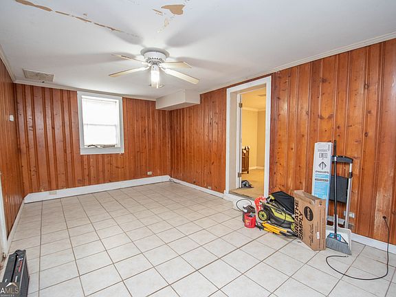 5th image of 307 3rd Ave