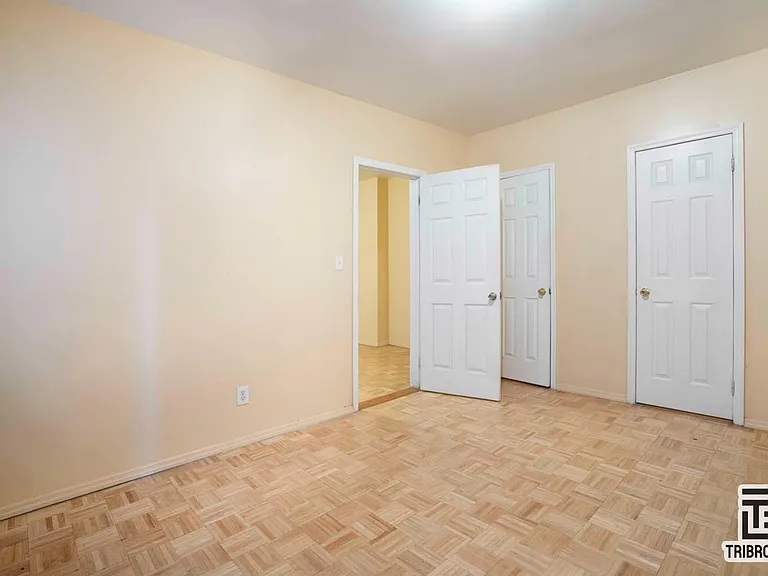 452 City Island Ave #2B — Photo 3