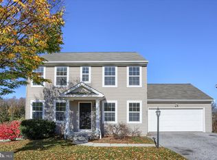 415 Azalea Dr, Windsor, PA 17366