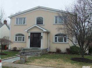 144 Roselle St, Mineola, NY 11501
