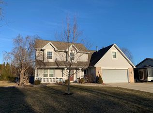 19 Rainbow Dr, Rossville, IN 46065