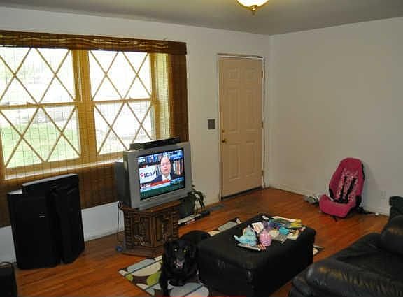 3rd image of 3244 Doverside Dr