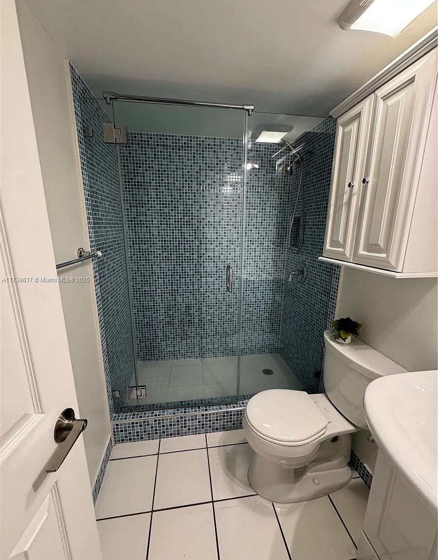 2 bed, 2.0 bath, $2,400 — Photo 4