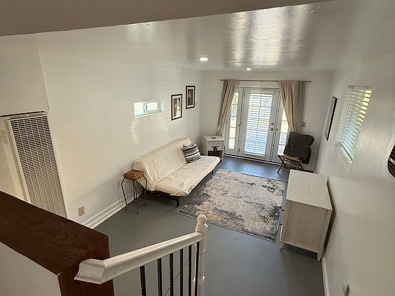 3rd image of 172 Orange St #3