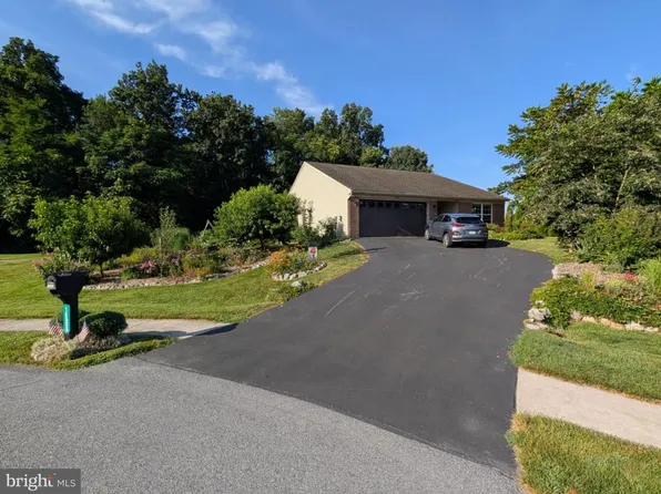 14500 Cedarbrook Dr, Greencastle, PA 17225