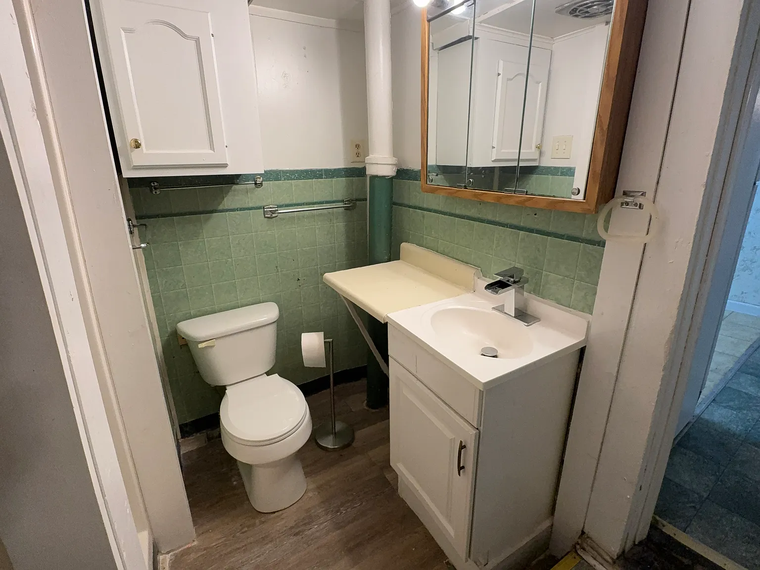 2 bed, 1.5 bath, 700 sqft, $1,100 — Photo 2
