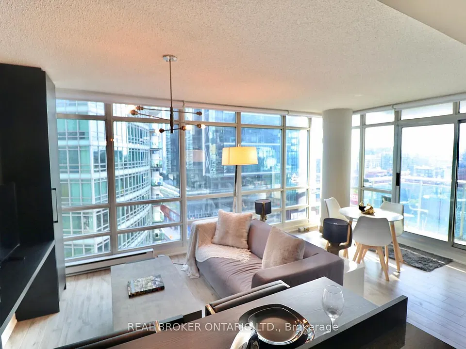 381 Front St W #1902