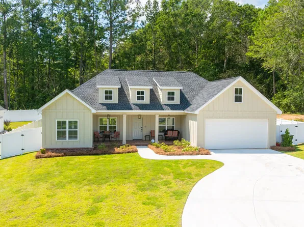 121 Bloomfield Dr, Thomasville, GA 31792