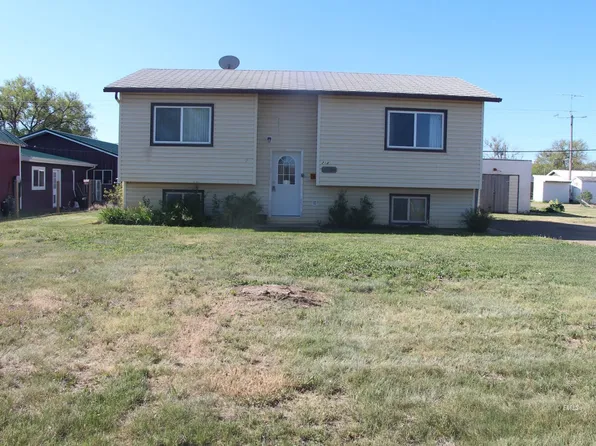 214 E Laundre Ave, Terry, MT 59349