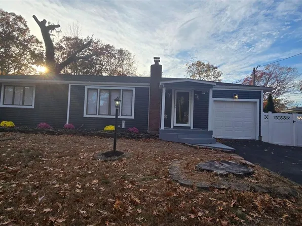 120 Elliot Avenue, Lake Grove, NY 11755