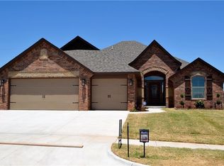 11709 SW 24th St, Yukon, OK 73099