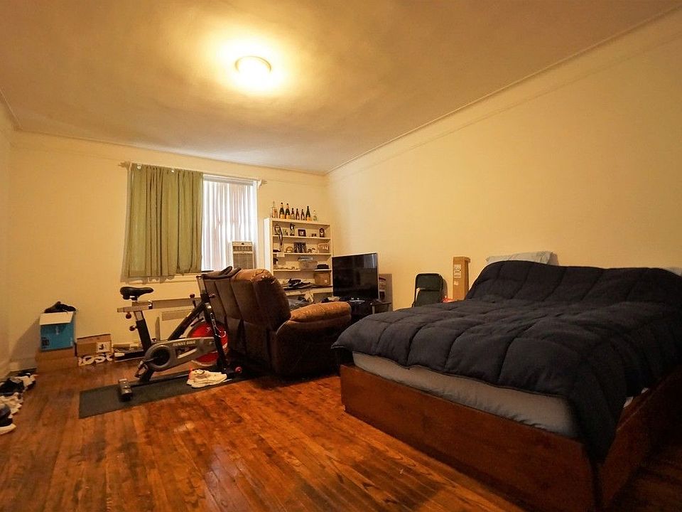 1st image of 337 E 54th St #1