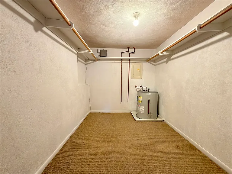 89 Pleasant St #C1 — Photo 16