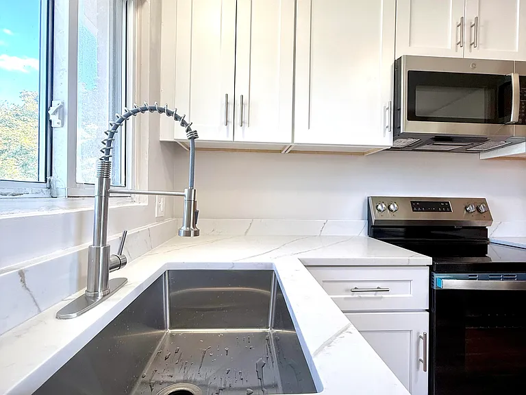 2182 Vernier Rd #2182 — Photo 15