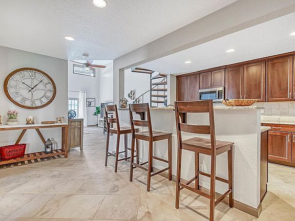 2nd image of 17 Emerald Ct