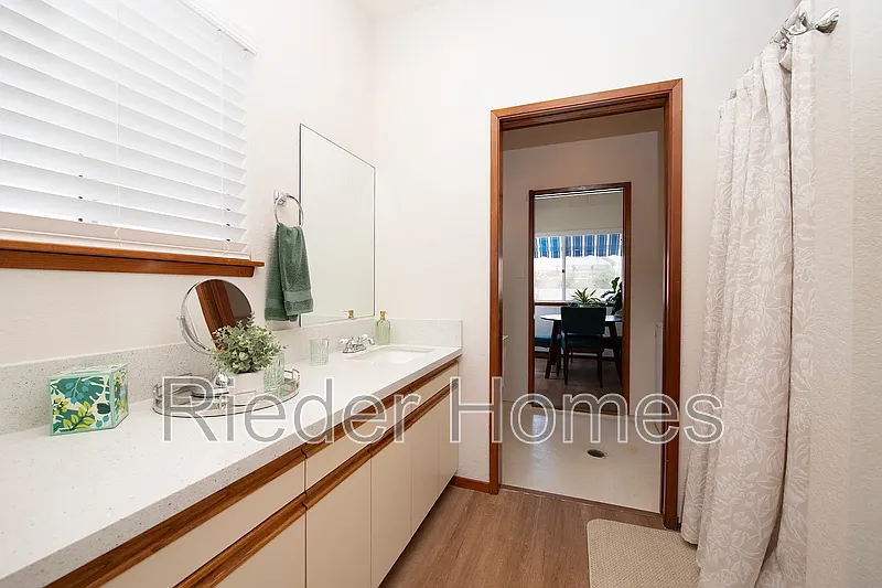 2 bed, 2.0 bath, 1399 sqft, $4,200 — Photo 3
