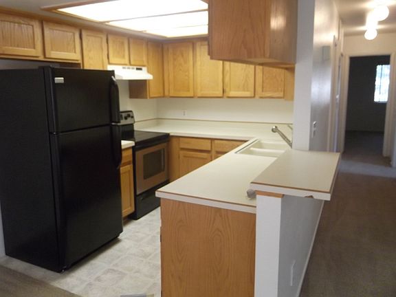 5th image of 1809 Plum Ct #D
