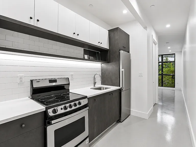 30 Belvidere St #1B — Photo 3