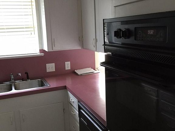 4th image of 4120 Thelma Cir