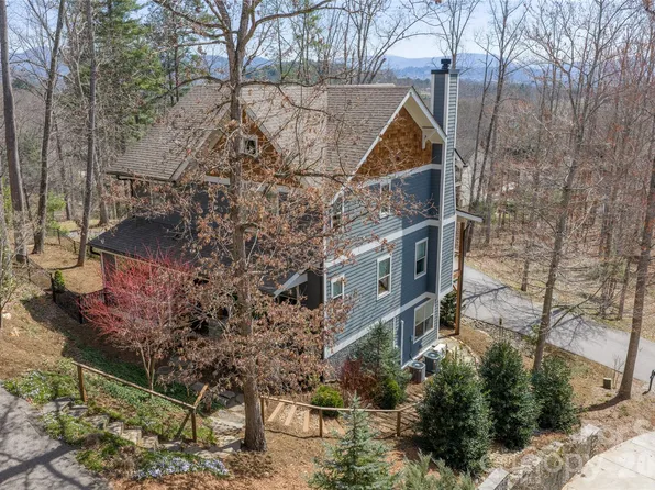 24 Acadia Dr, Asheville, NC 28806