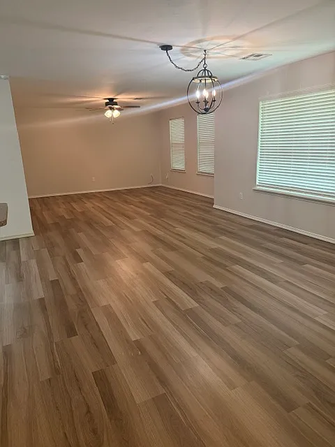 Building Photo - 2810 Apache Dr