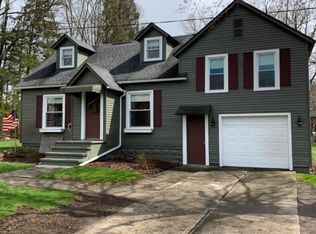 2 Hempfield Ave, Greenville, PA 16125