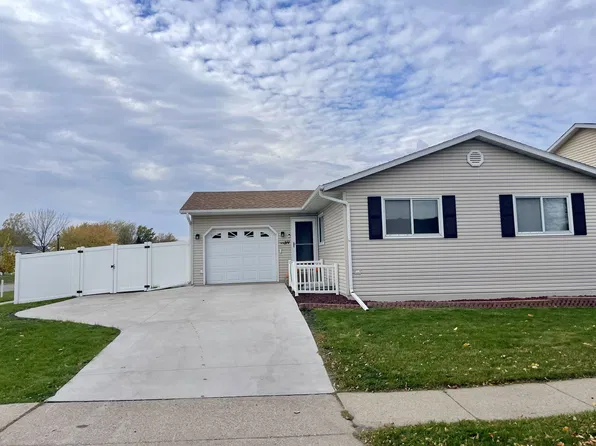 632 22nd St E, West Fargo, ND 58078