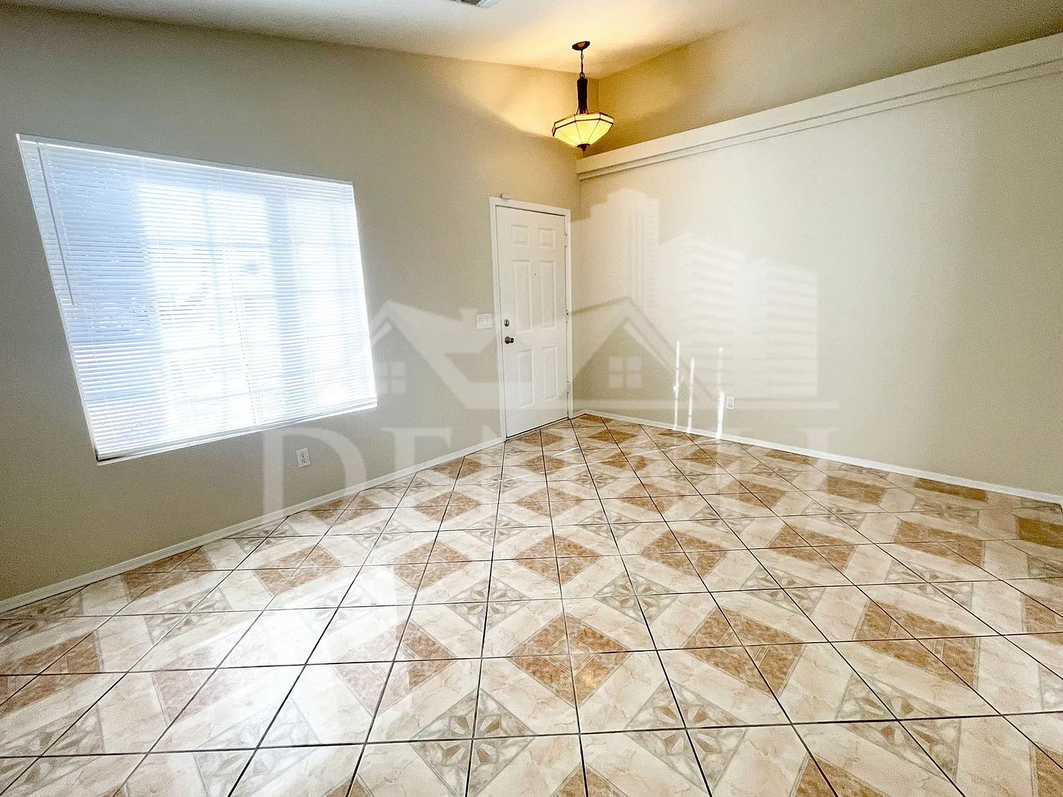 4 bed, 2.0 bath, 1514 sqft, $1,895 — Photo 4