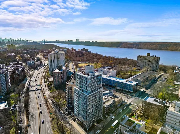 640 W 237th St #3E, Bronx, NY 10463