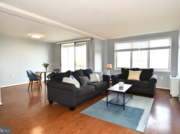 10201 Grosvenor Pl APT 1015, Rockville, MD 20852