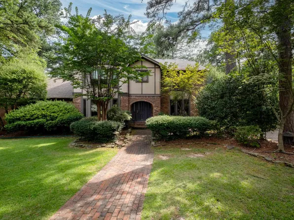477 Valley Club Cir, Little Rock, AR 72212