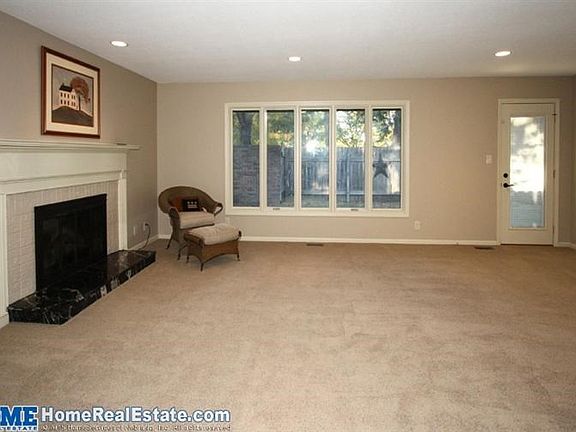 3rd image of 2633 Bishop Ln
