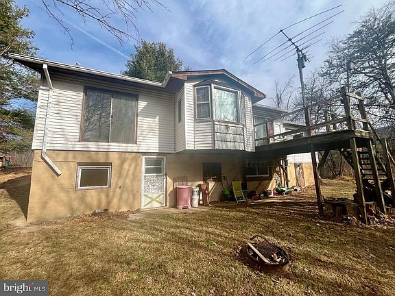 2nd image of 305 Rickard Pl