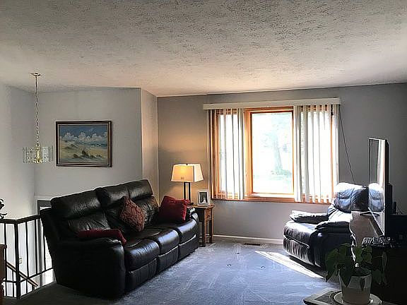 2nd image of 302 Meadow Dr