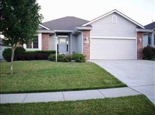 6217 SW 38th Ct, Topeka, KS 66610