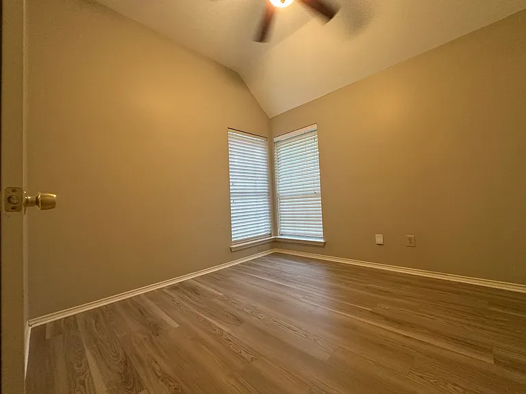 311 Eagle Point — Photo 15