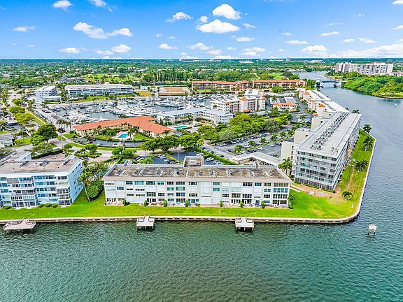 5th image of 52 Yacht Club Dr APT 209