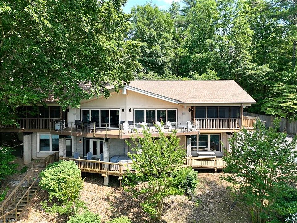 1st image of 421 Lake Hills Dr