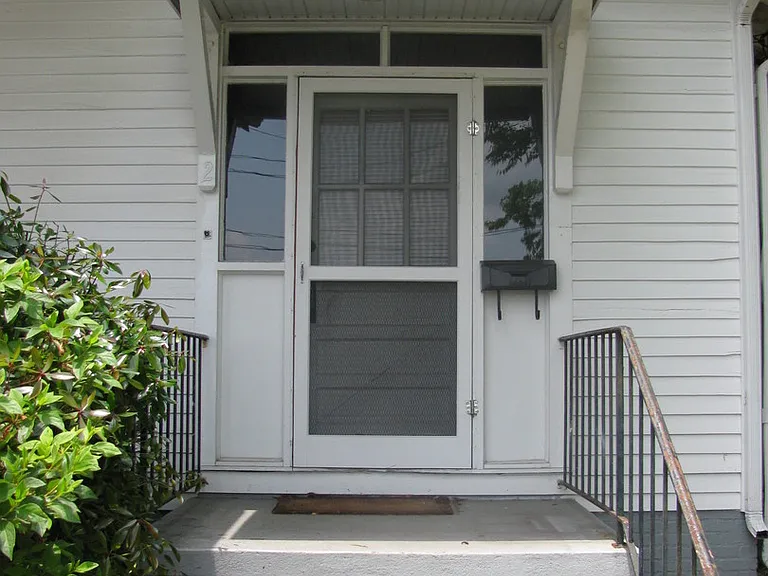908 1st Avenue — Photo 2