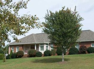 143 Meadow Ridge Dr, Jefferson, NC 28640