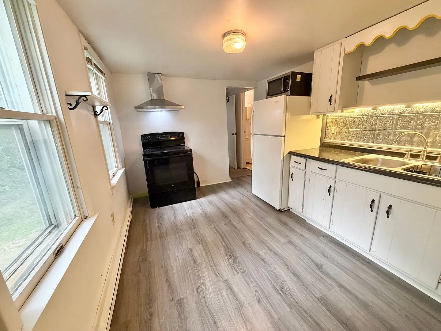 30 Sherman Street — Photo 3