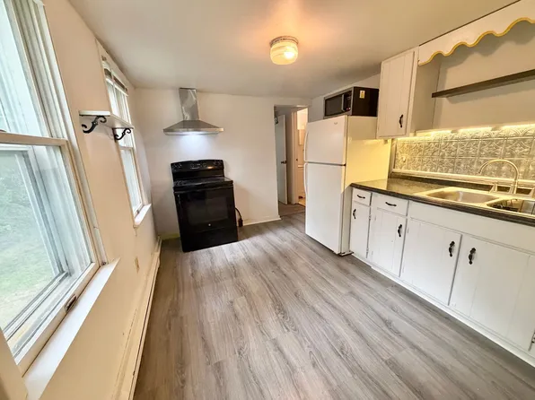 1 Bedroom Downtown Burlington Available NOW!, 38 Sherman St, Burlington, VT 05401